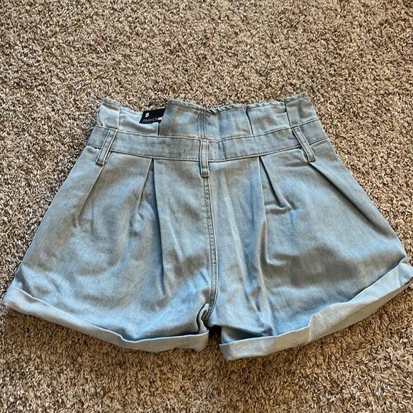 New with tags Fashion Nova denim shorts - Picture 2 of 2